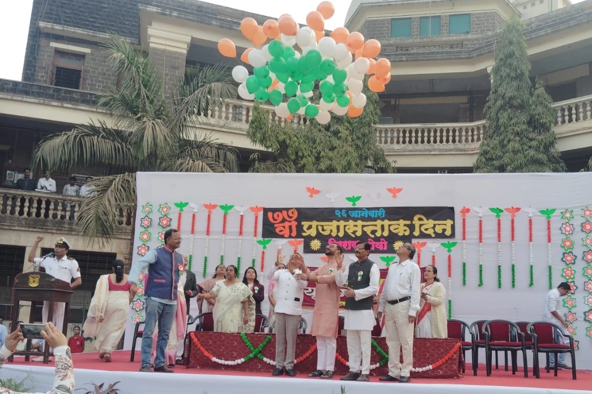 ७७ वा प्रजासत्ताक दिन उत्साहात साजरा